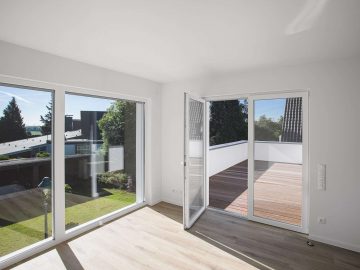 Modernes und neuwertiges Ein-oder Mehrfamilienhaus - Wohnen Dachgeschoss