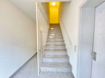 Solide Kapitalanlage in Frechen Hücheln - Treppenhaus 2