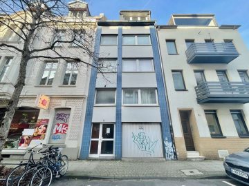 Solides Mehrfamilienhaus in sehr guter Lage von Nippes - Hausansicht