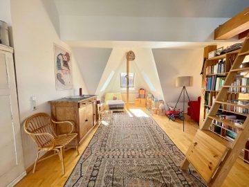 Traumhafte Dachgeschosswohnung in Nippes - Wohnen/Erker