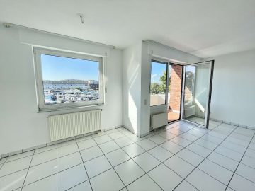 Schöne Dachgeschosswohnung in Frechen - Wohnzimmer